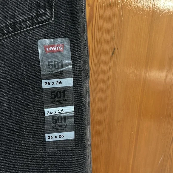 NEW Women’s 501 Levi Crop with Scalloped Hem - Picture 6 of 10